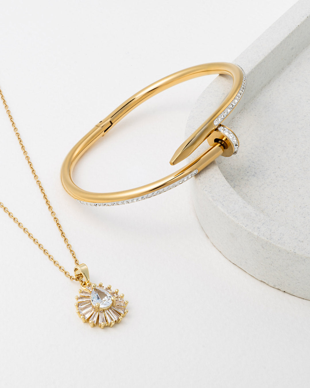 Stellar Dew Solitaire Necklace